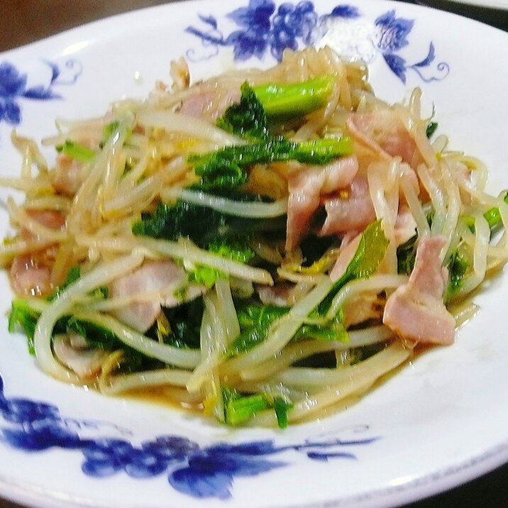 ササッと簡単！　もやしとつまみ菜の蒸し炒め物